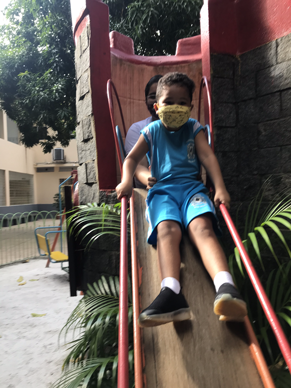 Brincando no parque 2 (9).png