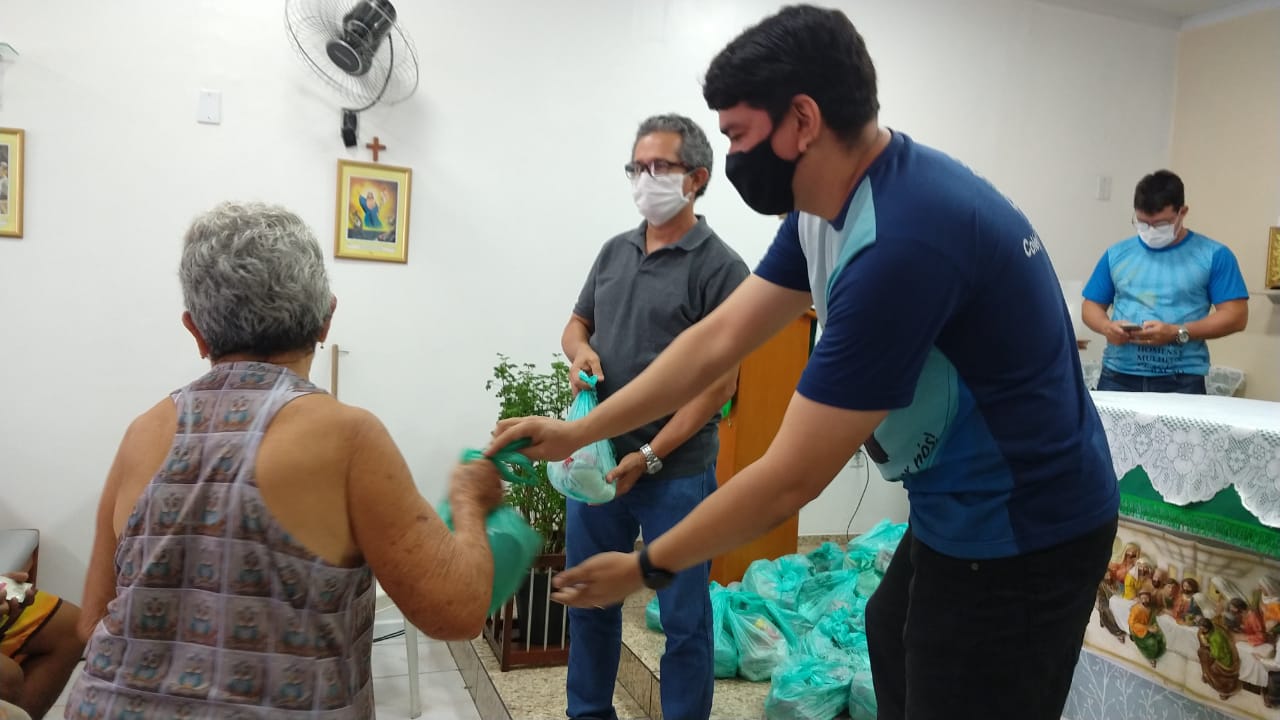 ENTREGA DOACAO GINCANA - PAROQUIA NSA DAS GRAÇAS (3).jpeg