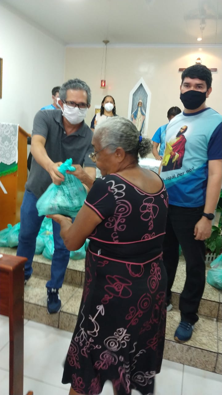 ENTREGA DOACAO GINCANA - PAROQUIA NSA DAS GRAÇAS (6).jpeg
