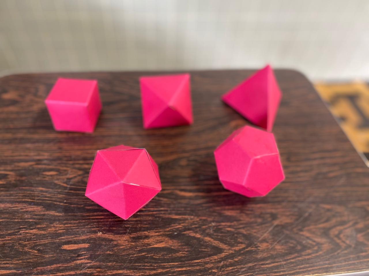 CONSTRUCAO POLIEDROS REGULARES 6C (4).jpeg