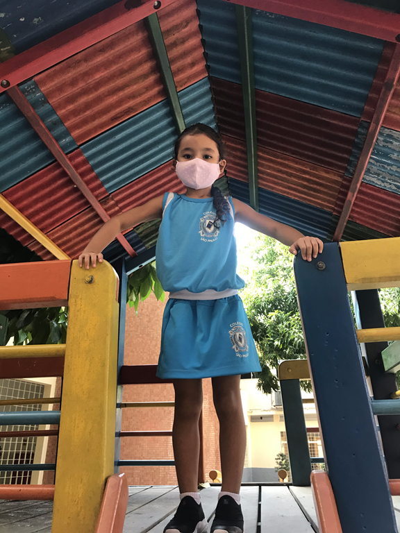 Brincando no parque 2 (5).png