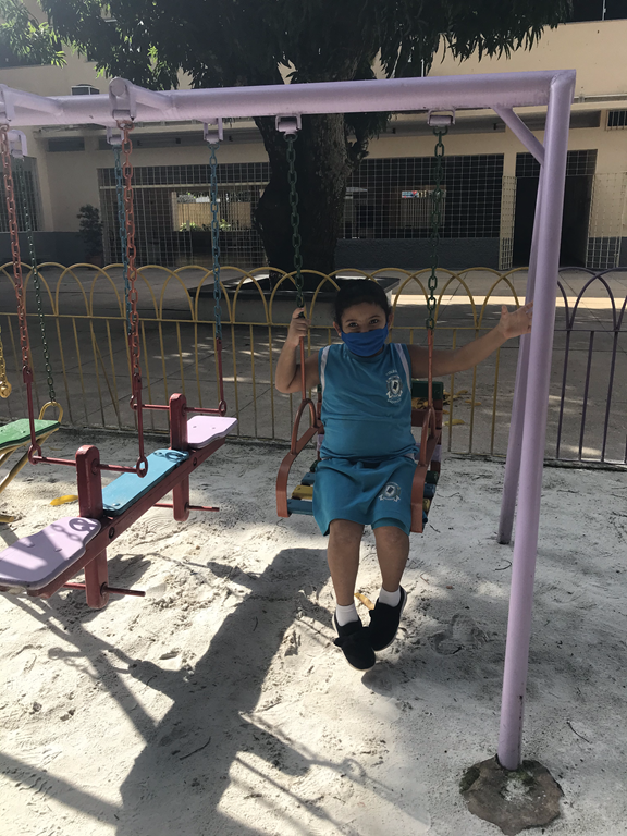Brincando no parque 2 (11).png