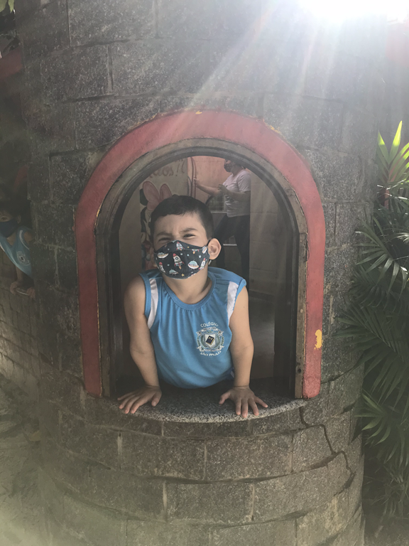 Brincando no parque 2 (10).png