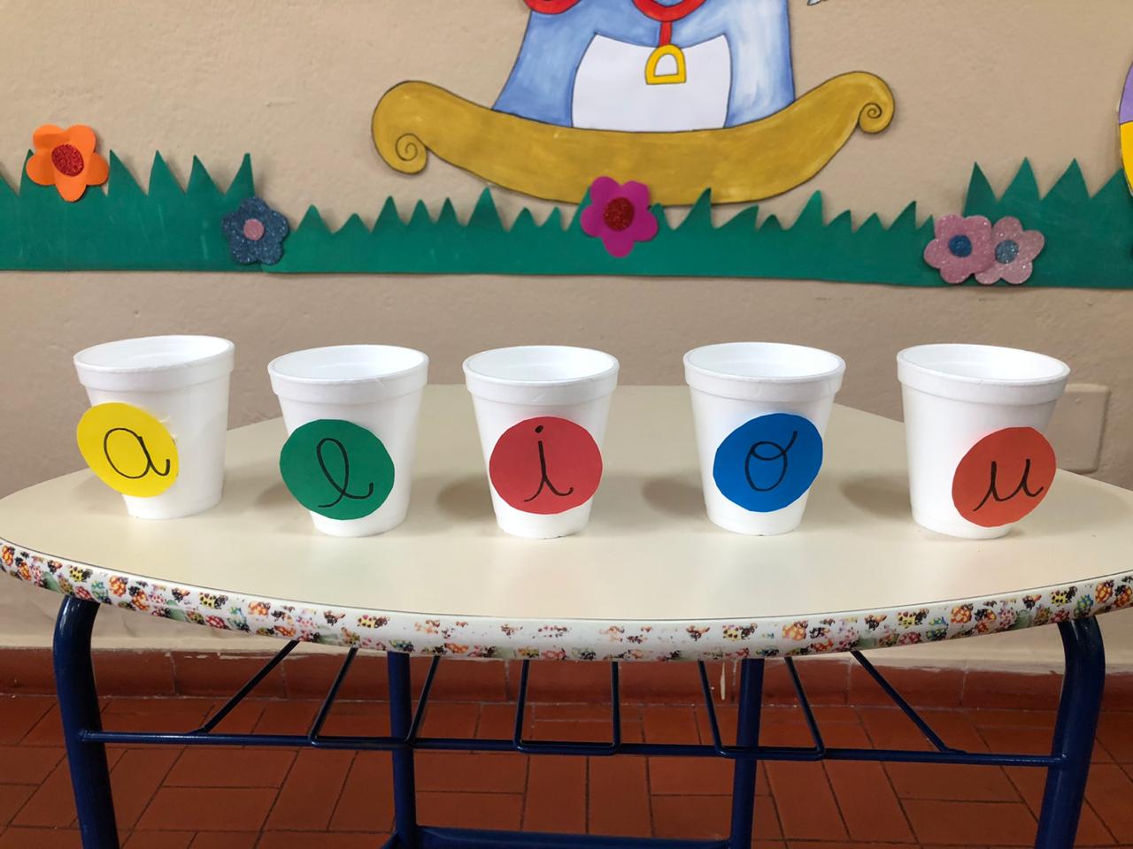 Brincando com as vogais (5).jpg