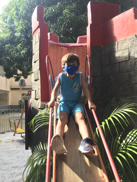 Brincando no parque 2 (13).png