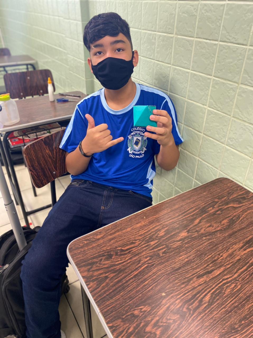 CONSTRUÇÃO DE POLIEDROS REGUALRES 6B (4).jpeg