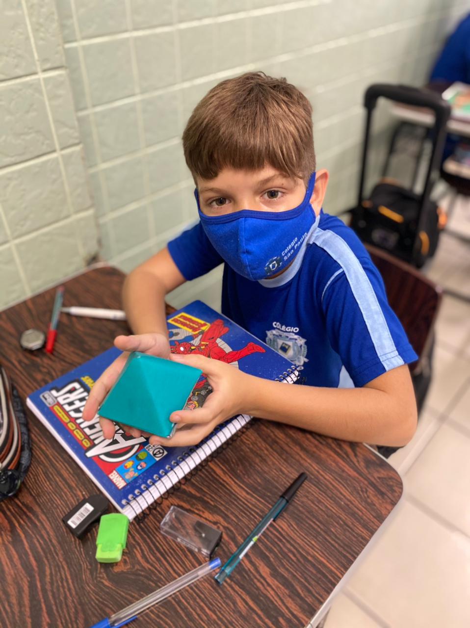 CONSTRUÇÃO DE POLIEDROS REGUALRES 6B (8).jpeg