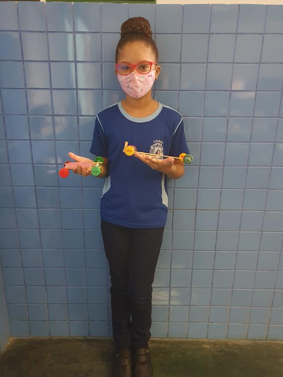 RÓBITOCA 4C - CARRO DE CORRIDA (1).jpg