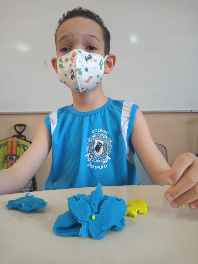 Trabalhando os animais com massa de modelar- JARDIM II A (3).jpg