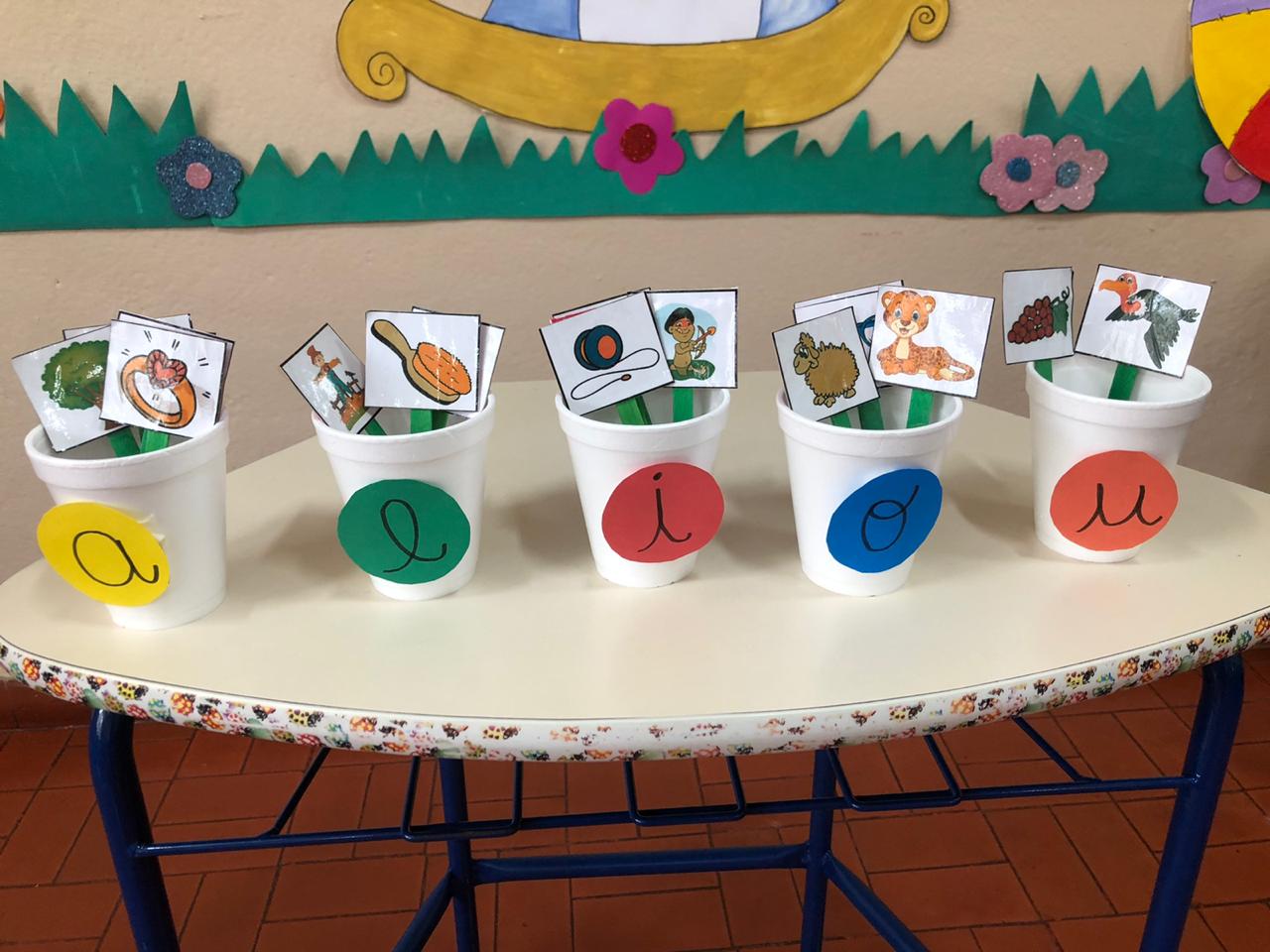 Brincando com as vogais (6).jpg