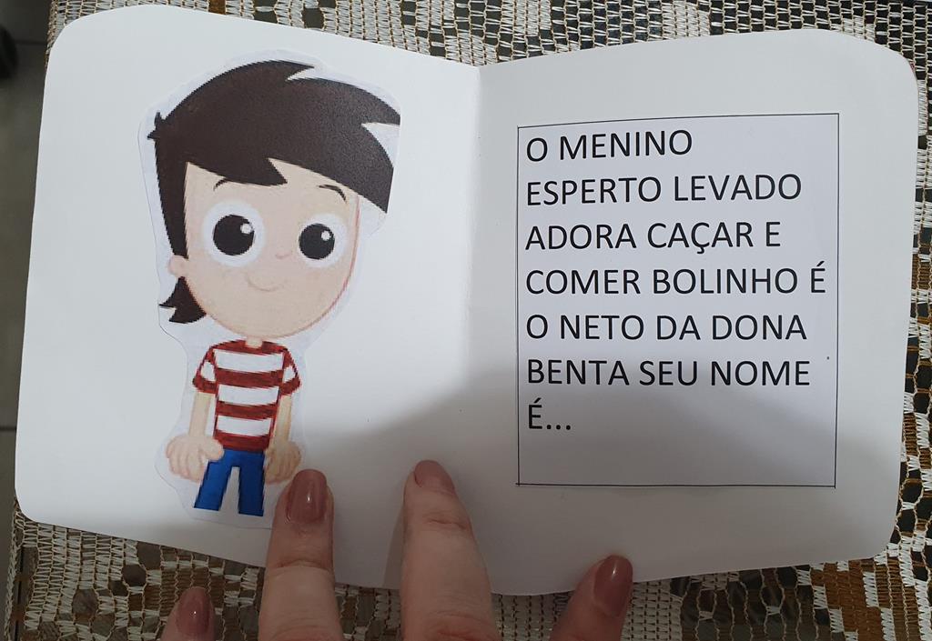 SEMANA DO LIVRO - 4C - PROFa SIMONE (2).jpg