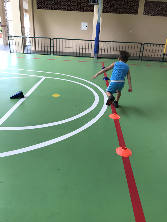 TAMANHO SANTO  COM UM PÉ E DOIS PÉS (4).png