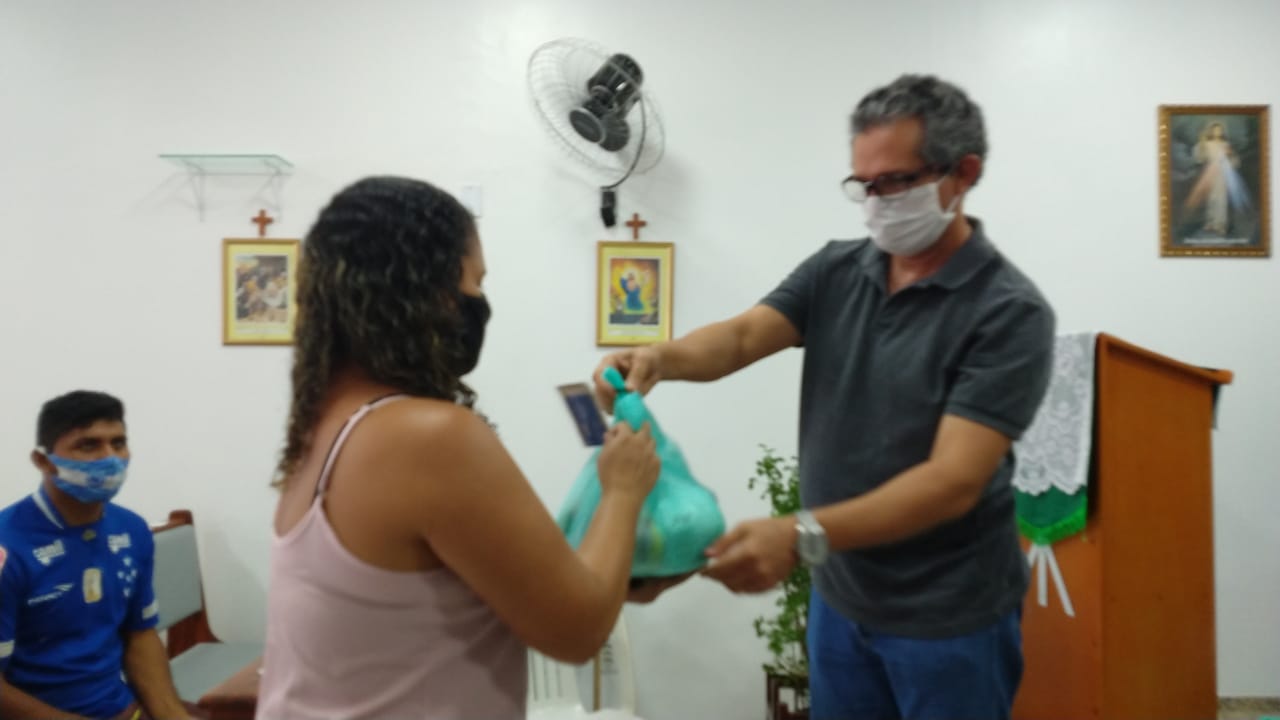 ENTREGA DOACAO GINCANA - PAROQUIA NSA DAS GRAÇAS (2).jpeg