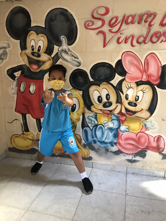 Brincando no parque 2 (18).png