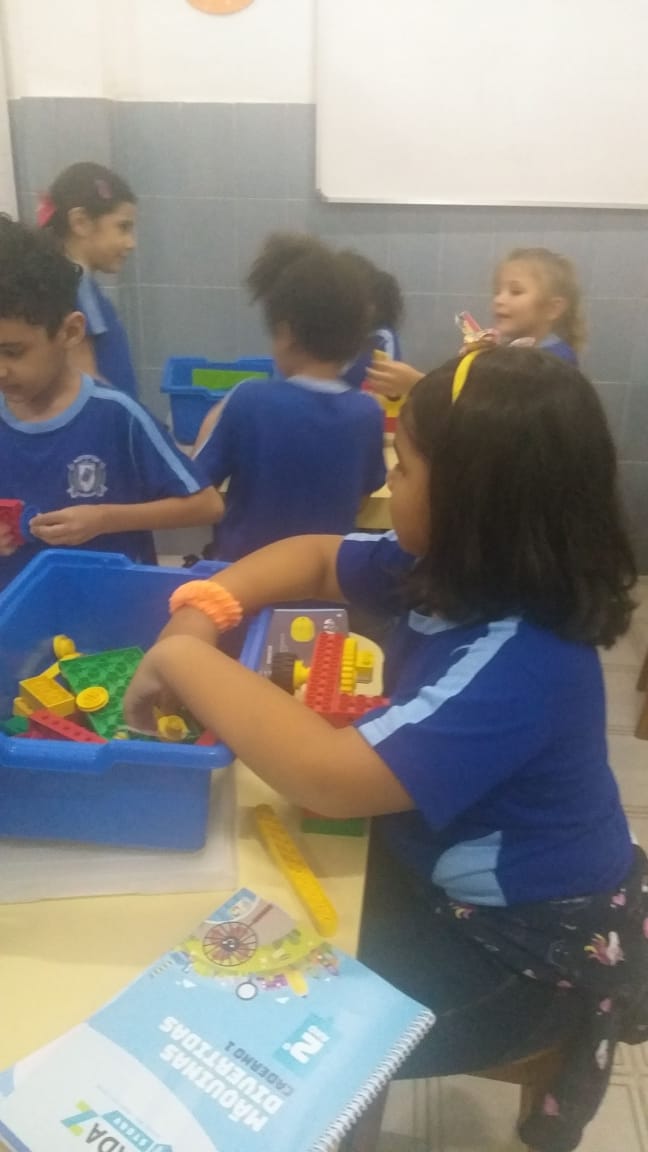 JOGADOR DE ROQUEI (3).jpeg