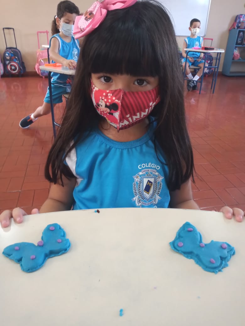 Trabalhando os animais com massa de modelar- JARDIM II A (1).jpg