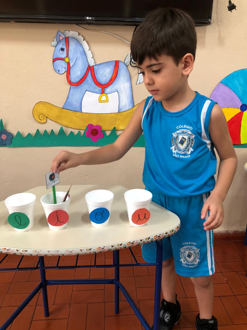 Brincando com as vogais (16).jpg