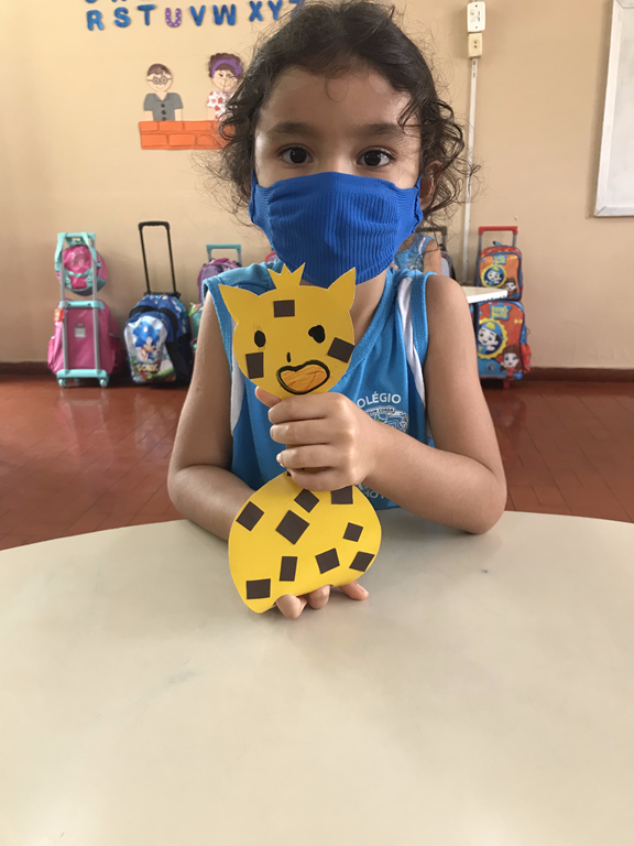 Confecção de uma Girafa enfatizando a letra G - Jardim II B (8).png