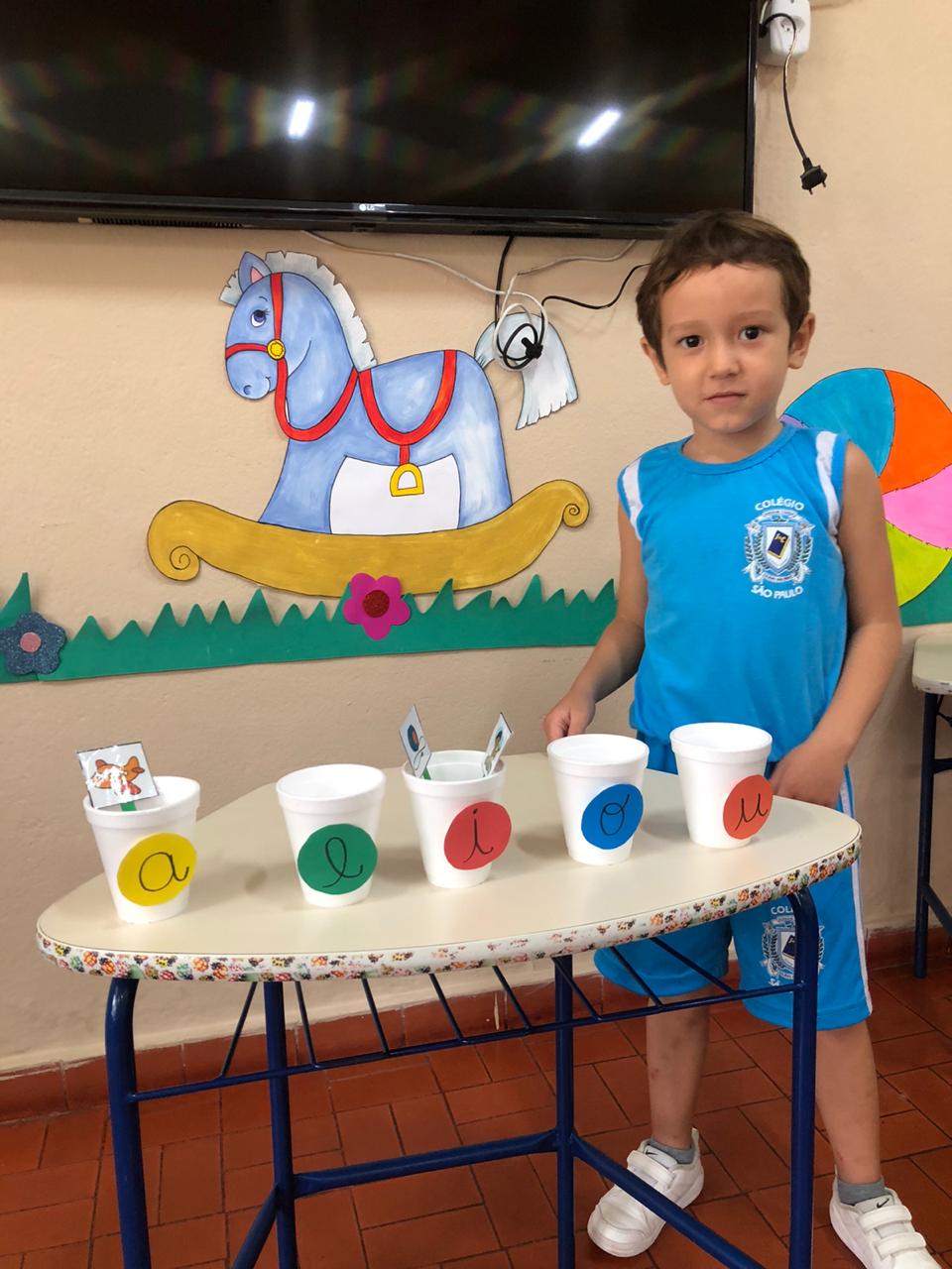 Brincando com as vogais (4).jpg