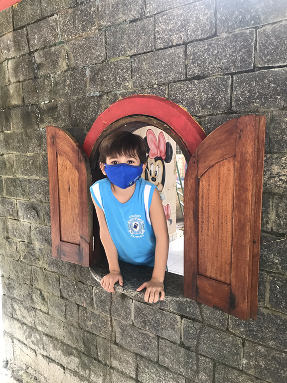 Brincando no parque 2 (7).png